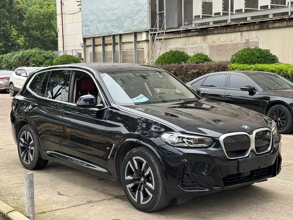 BMW iX3 2023 — фото 3
