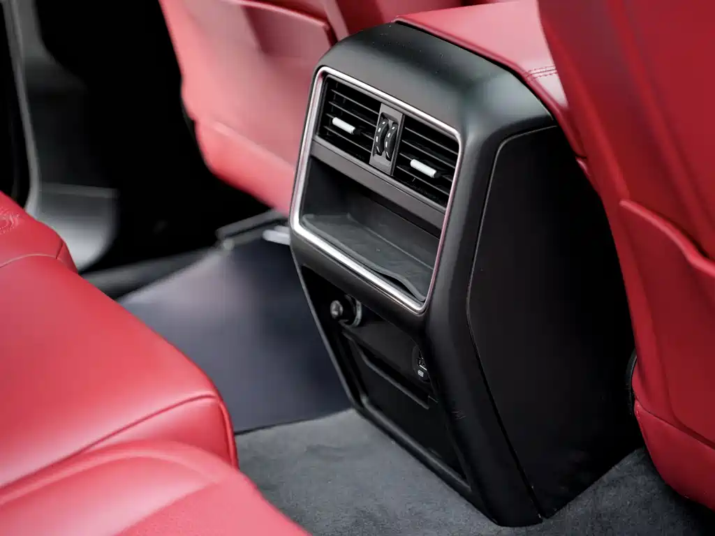 Porsche Cayenne 2017 — фото 16