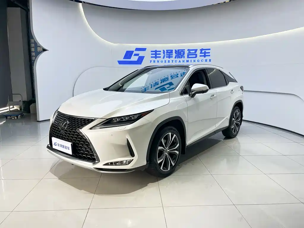 Lexus RX 2022 — фото 1