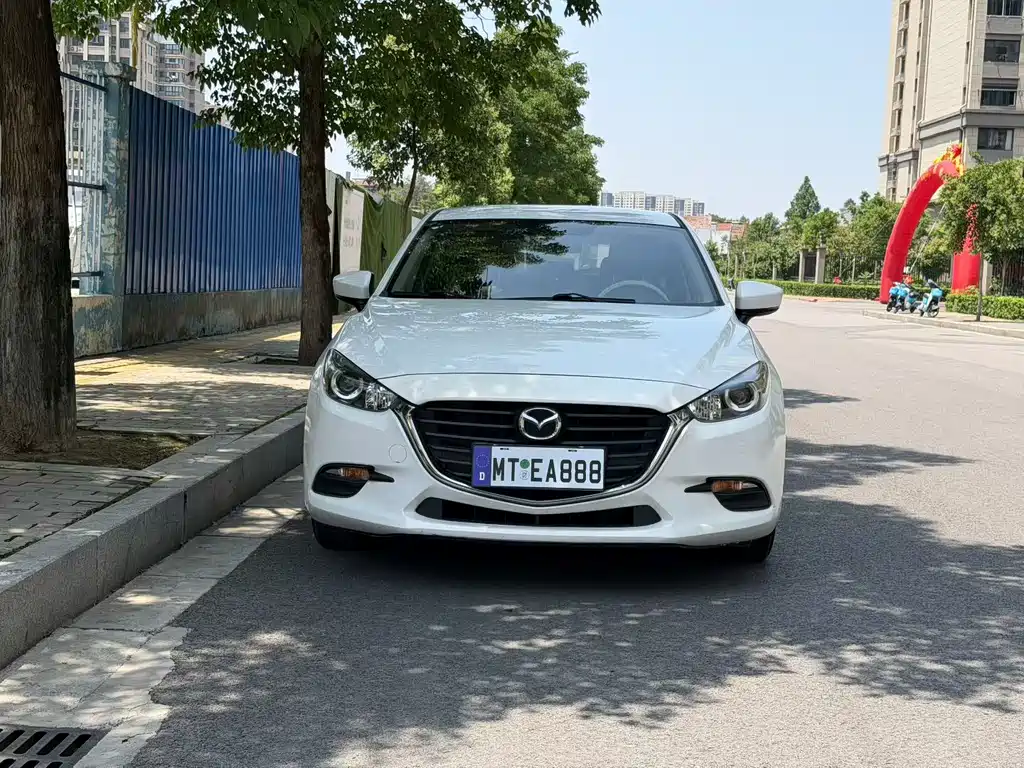Mazda 3 Axela 2017 — фото 2
