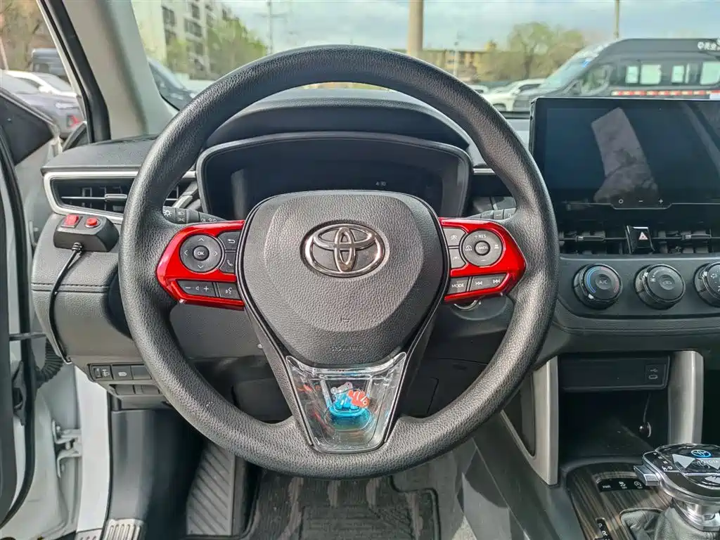 Toyota Corolla Cross 2024 — фото 12