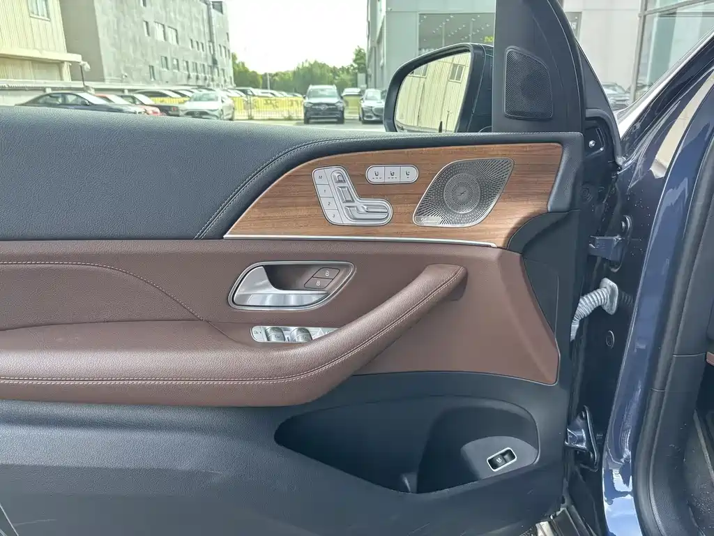 Mercedes-Benz GLS 2023 — фото 13