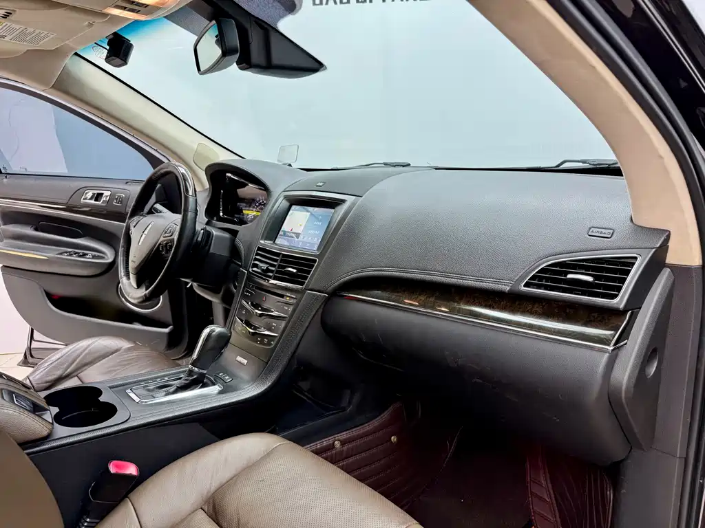 Lincoln MKT 2014 — фото 13