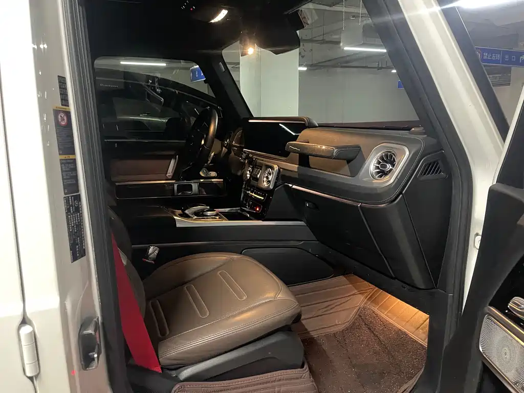 Mercedes-Benz G-Class 2022 — фото 11