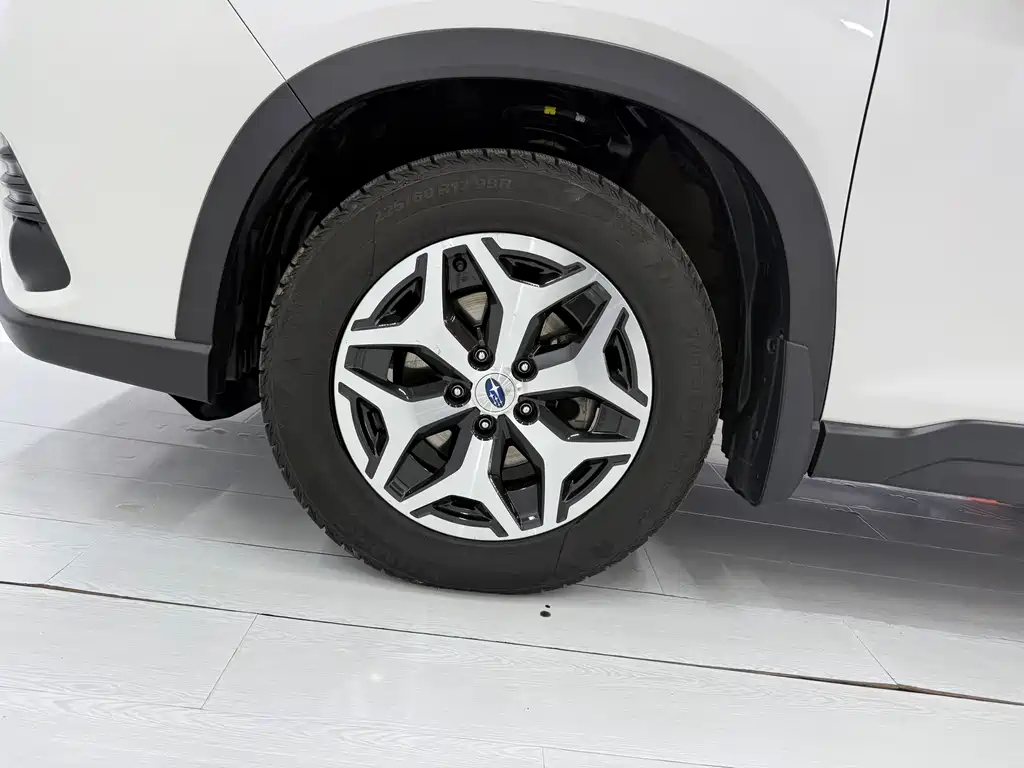 Subaru Forester 2022 — фото 22