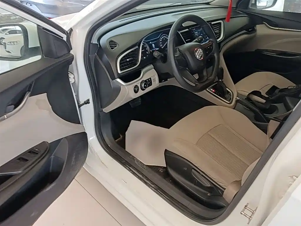 Buick Excelle 2015 — фото 16