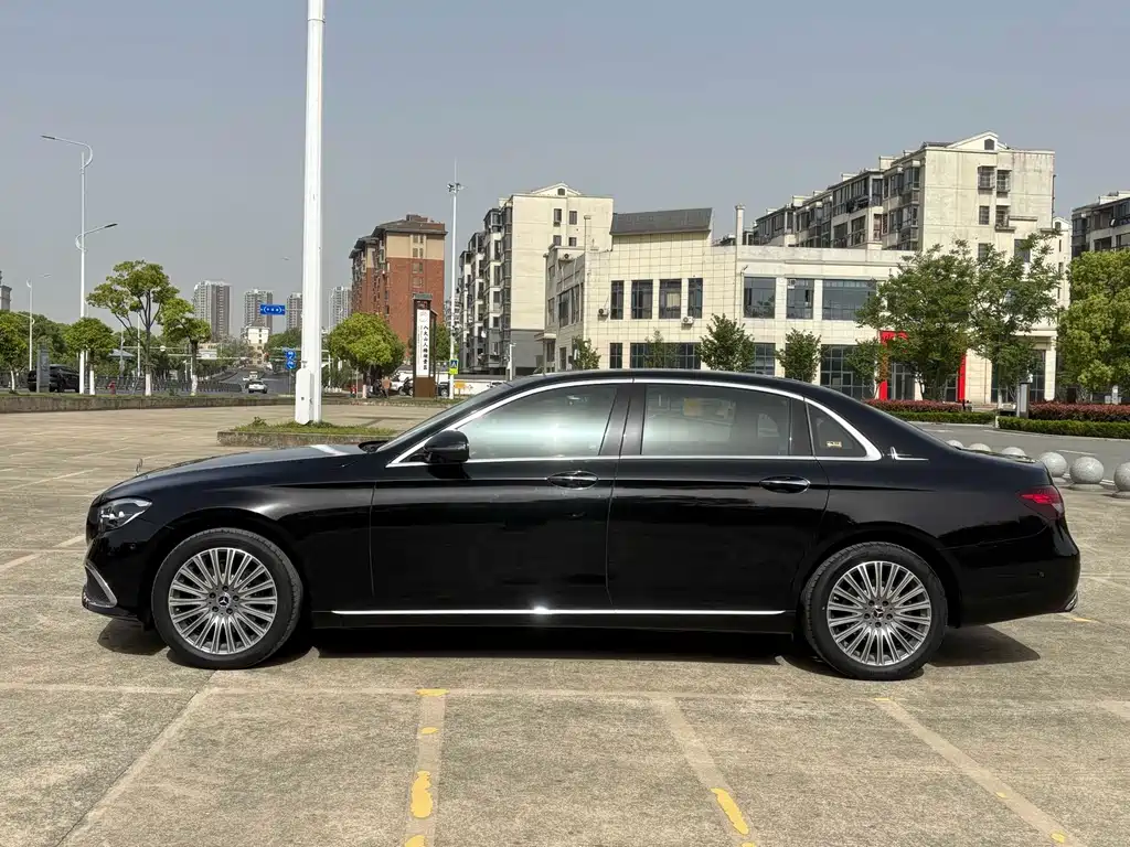 Mercedes-Benz E-Class 2022