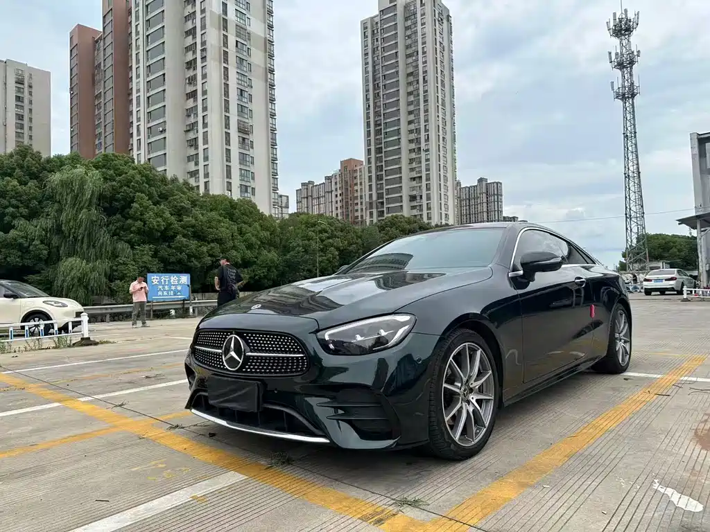 Mercedes-Benz E-Class 2023