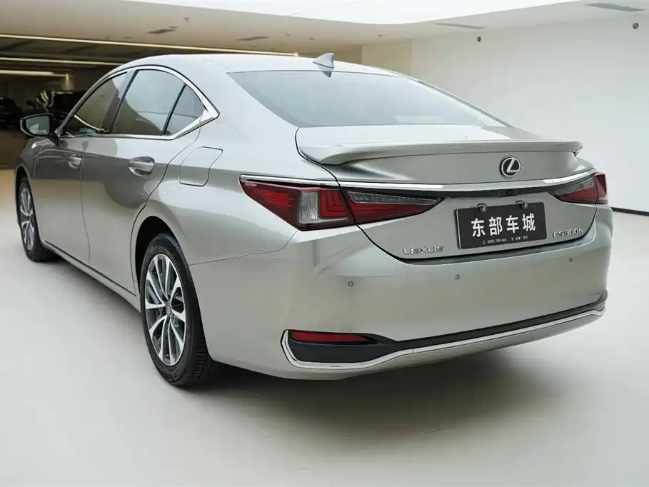 Lexus ES 2023 — фото 4
