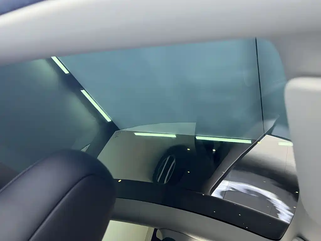Tesla Model Y 2023 — фото 14