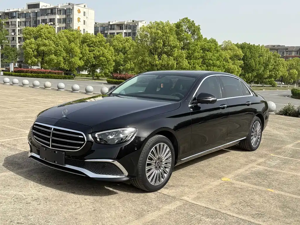 Mercedes-Benz E-Class 2022