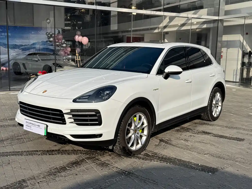 Porsche Cayenne Hybrid 2021 — фото 2