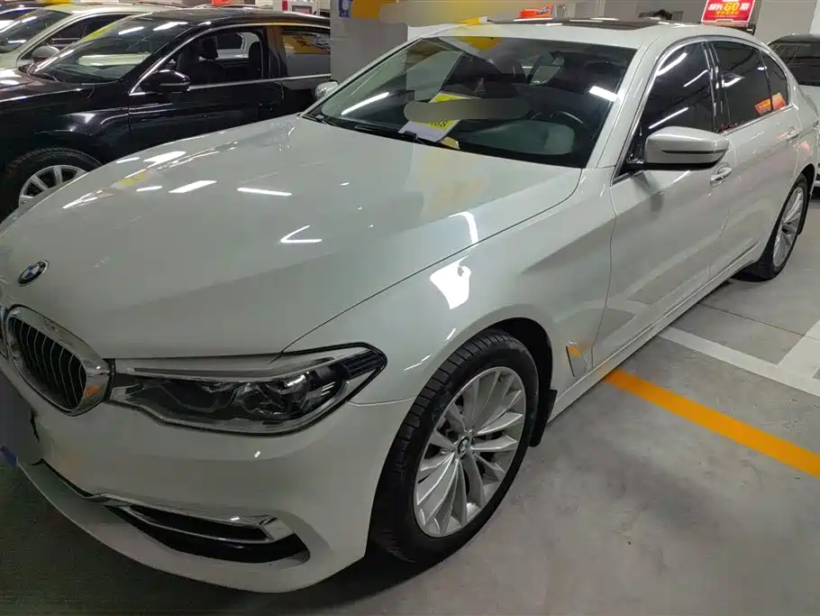 BMW 5 Series 2019 — фото 1