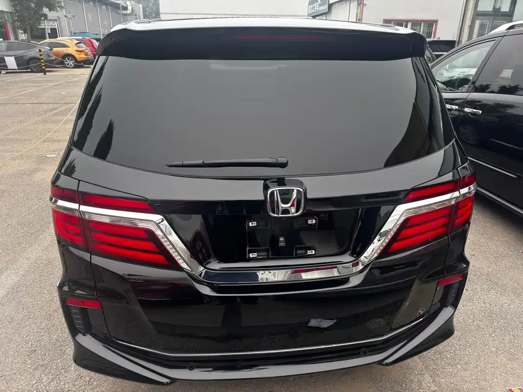 Honda Elysion 2019 — фото 15