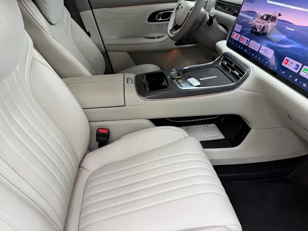 Geely Galaxy M9 2026 — фото 12