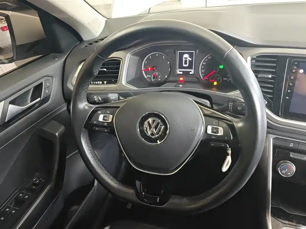 Volkswagen T-Roc 2020 — фото 11