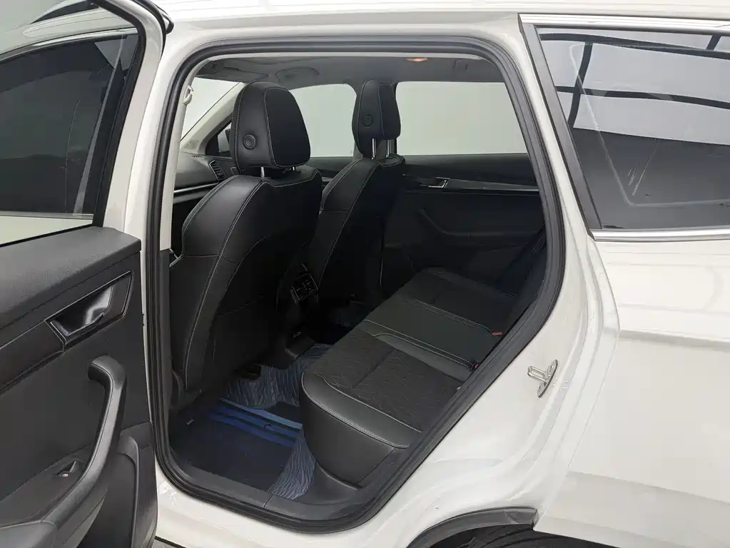 Skoda Karoq 2022 — фото 8