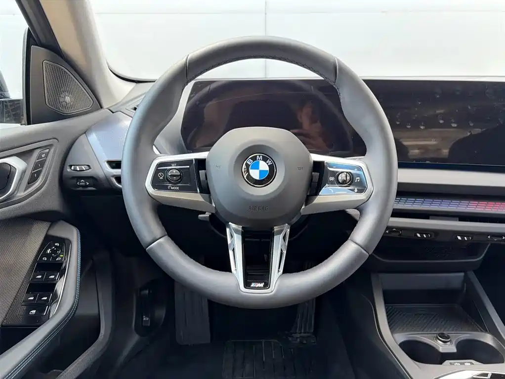 BMW 2 Series 2025 — фото 11