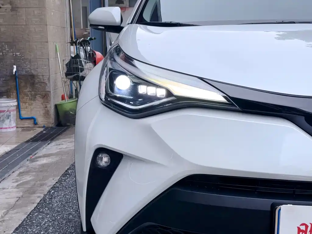 Toyota C-HR 2023