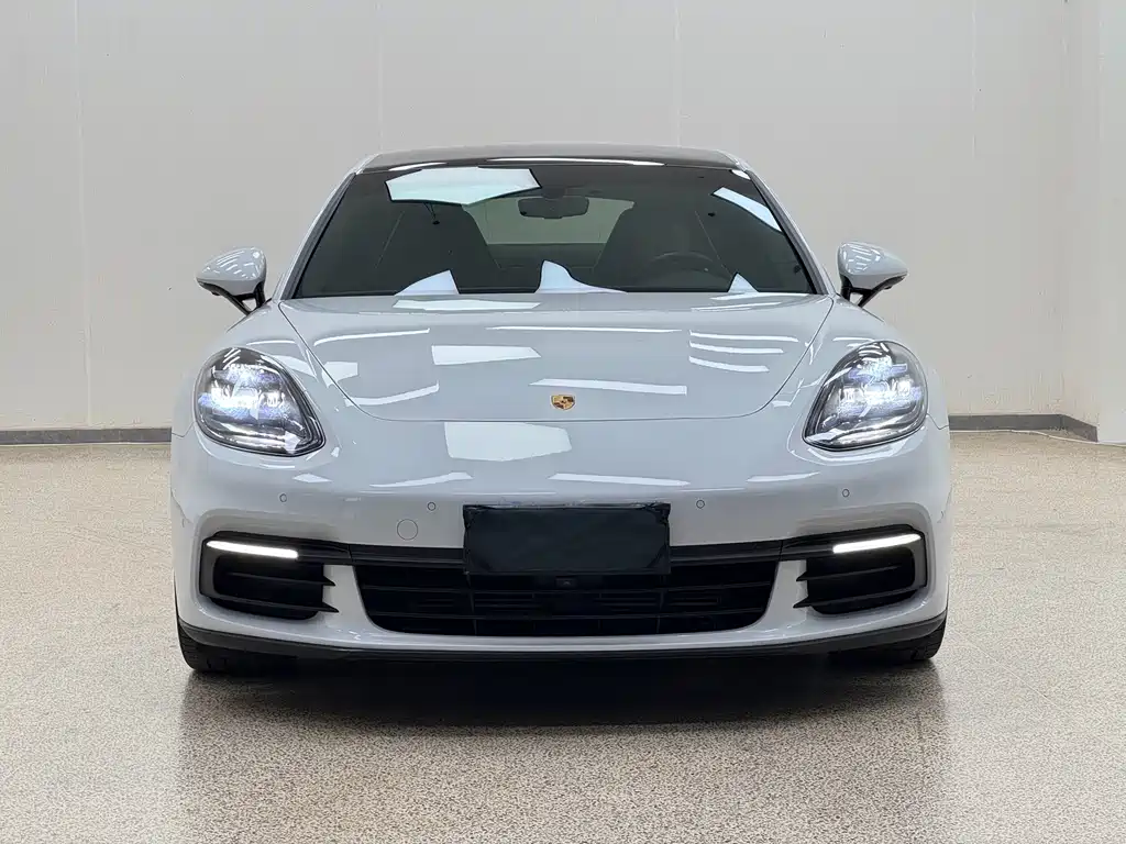 Porsche Panamera 2018 — фото 2