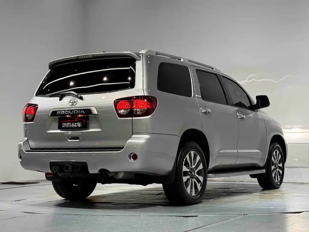 Toyota Sequoia 2024 — фото 20