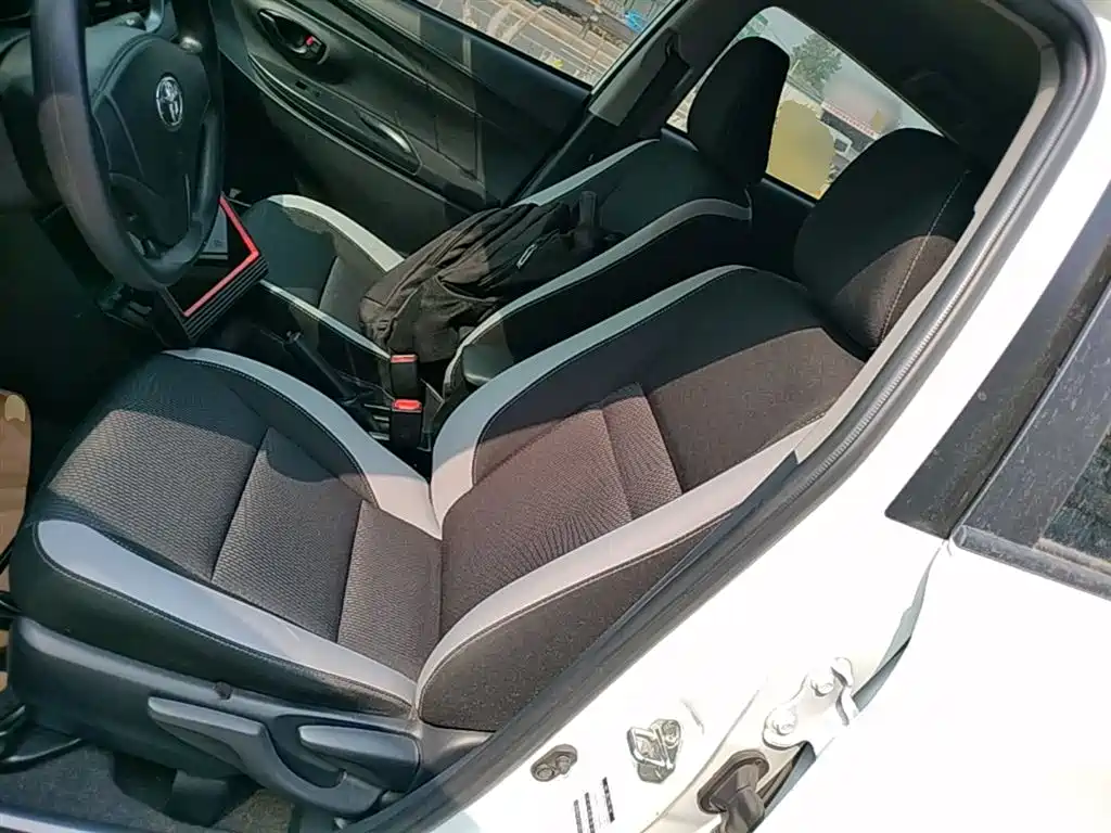 Toyota Yaris L 2020 — фото 15