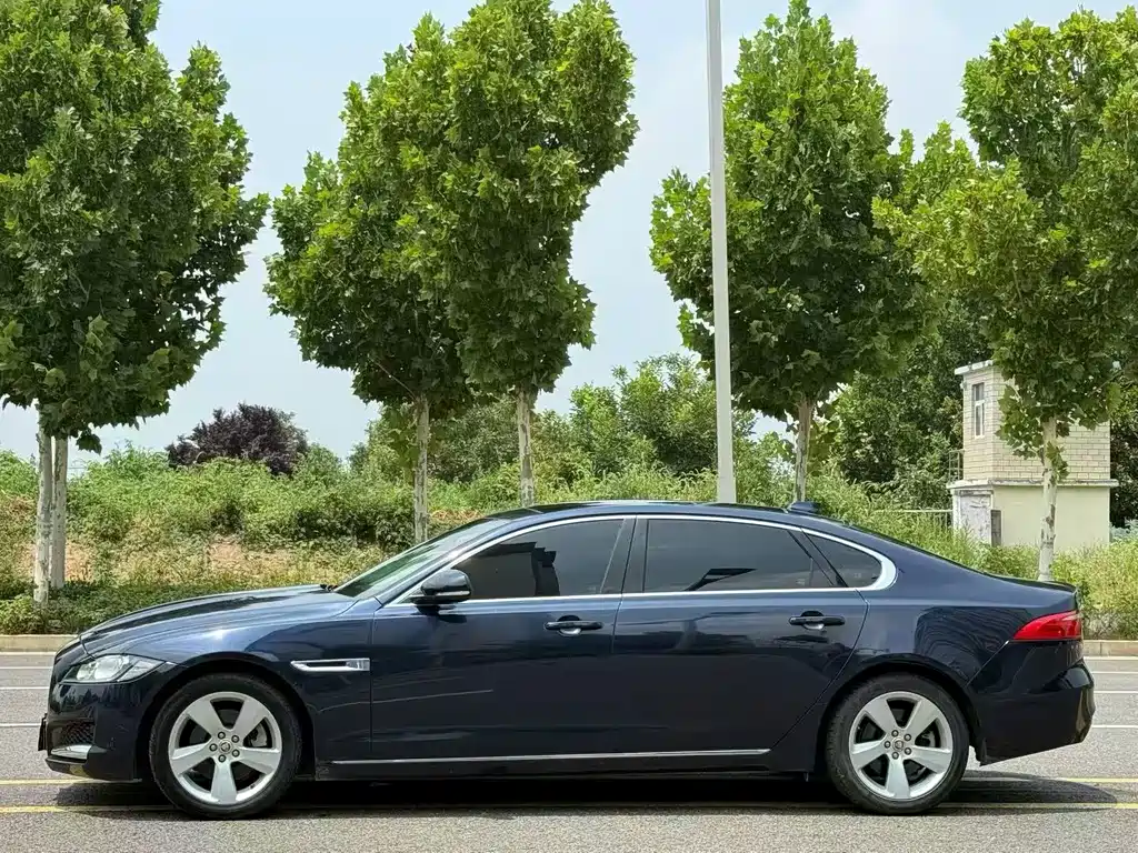 Jaguar XFL 2019