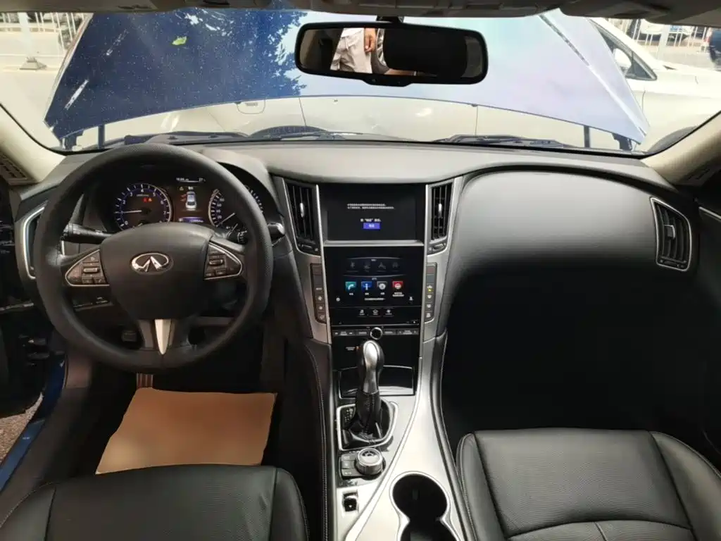Infiniti Q50L 2016 — фото 10