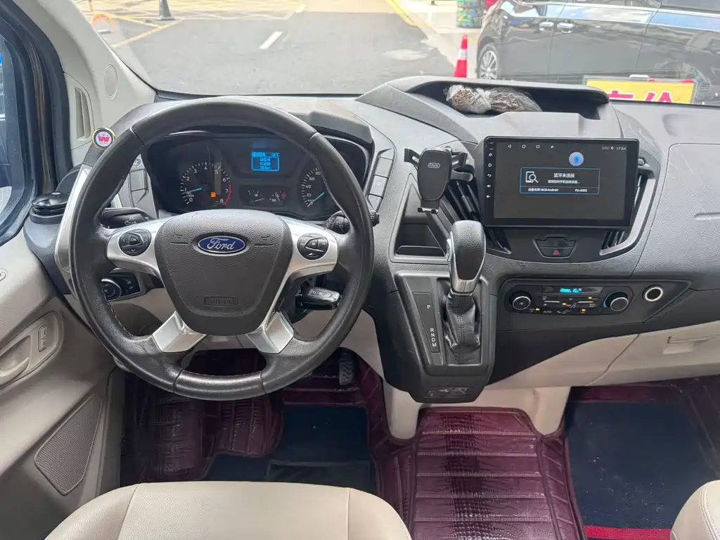 Ford Tourneo 2017 — фото 11