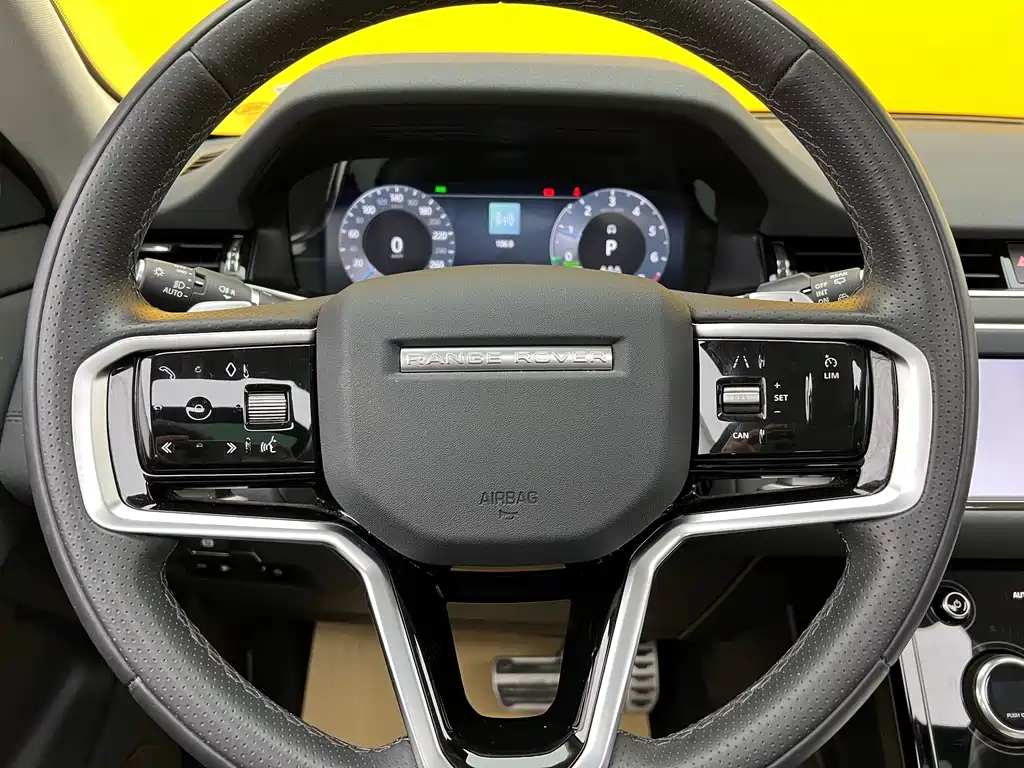 Land Rover Evoque PHEV 2024 — фото 11