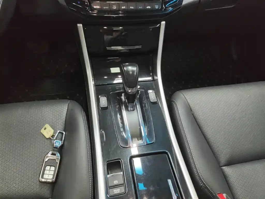 Honda Accord 2017 — фото 14