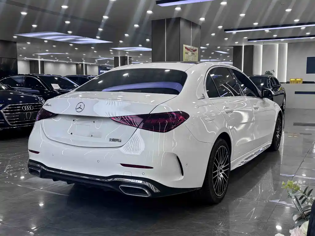 Mercedes-Benz C-Class 2023 — фото 7