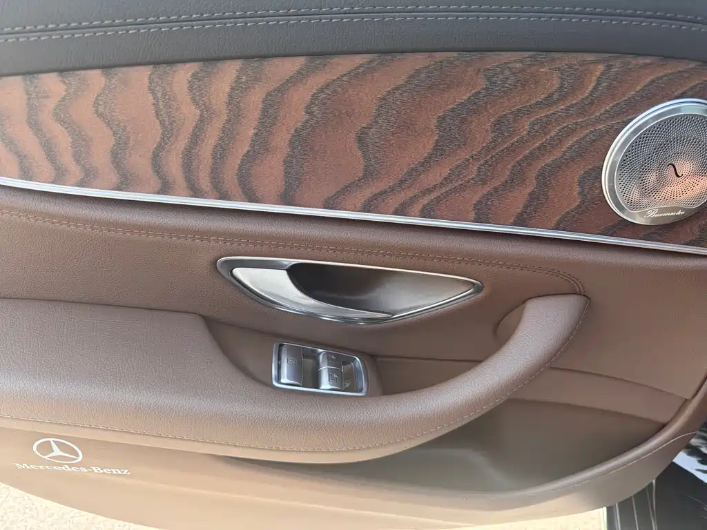 Mercedes-Benz E-Class 2023 — фото 19