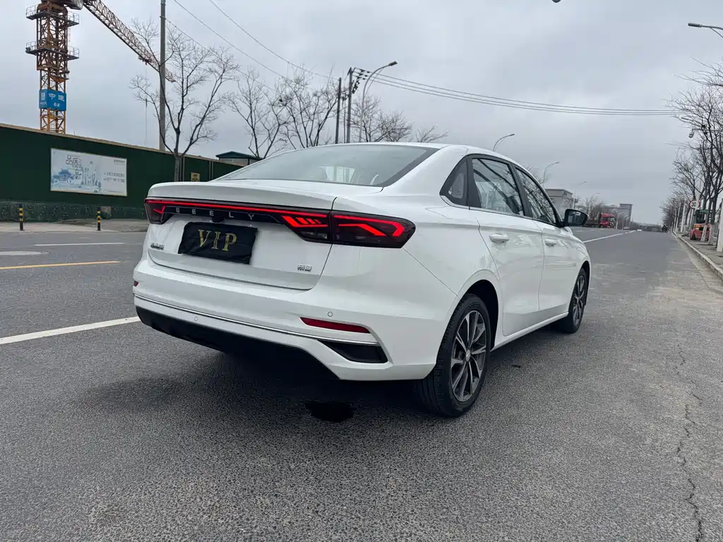 Geely Emgrand 2022 — фото 10