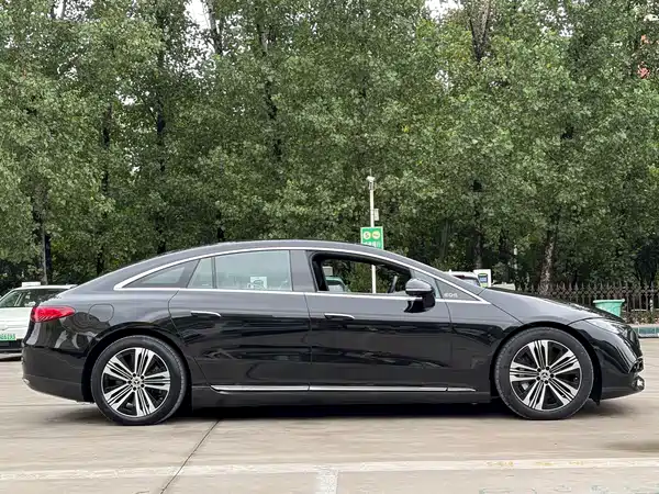 Mercedes-Benz EQS 2024