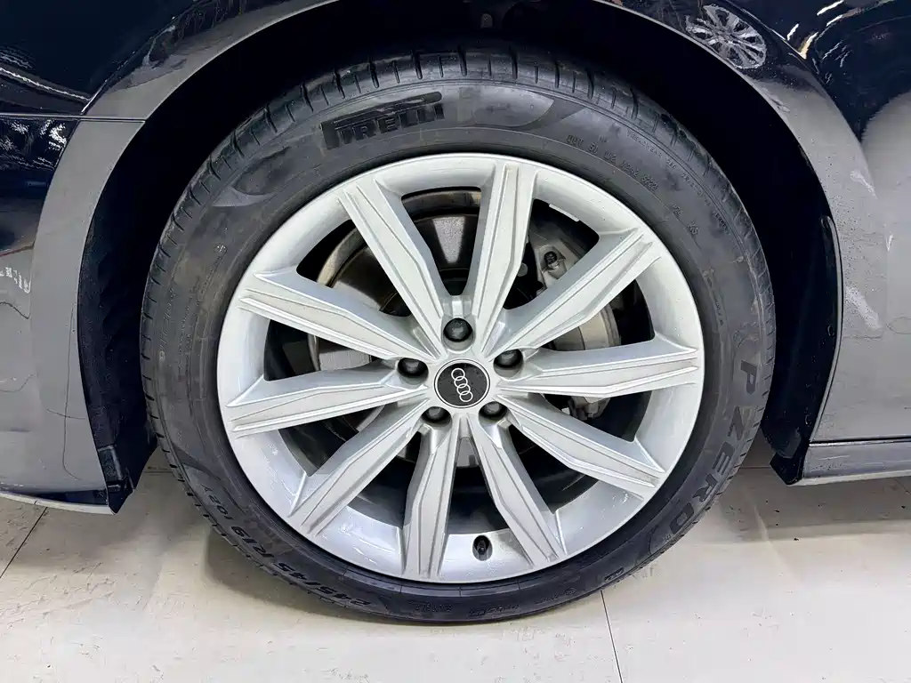 Audi A6L 2023