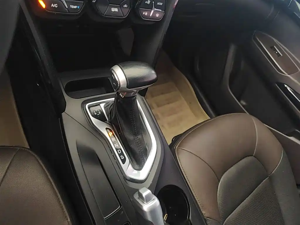 GAC Motor Trumpchi GS4 2015 — фото 14