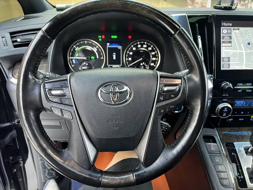 Toyota Alphard 2021 — фото 12