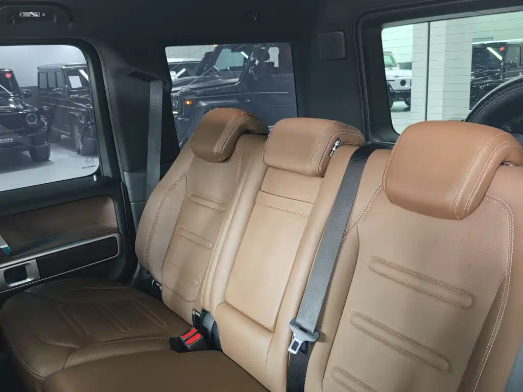 Mercedes-Benz G-Class 2023 — фото 11