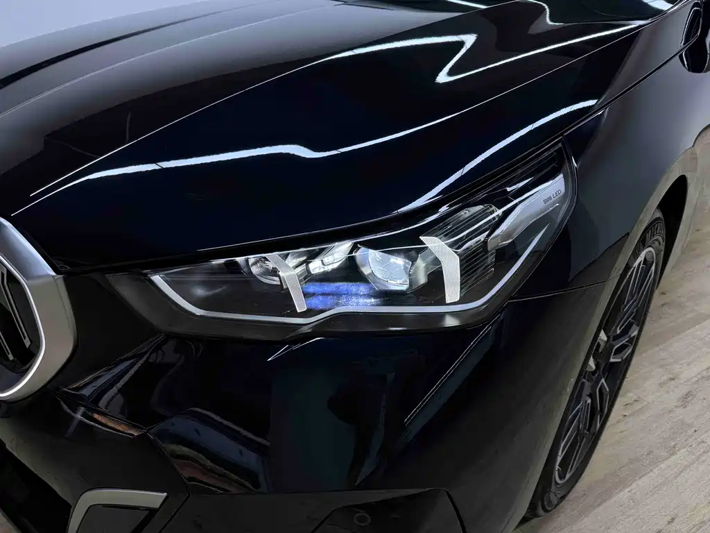 BMW 5 Series 2025