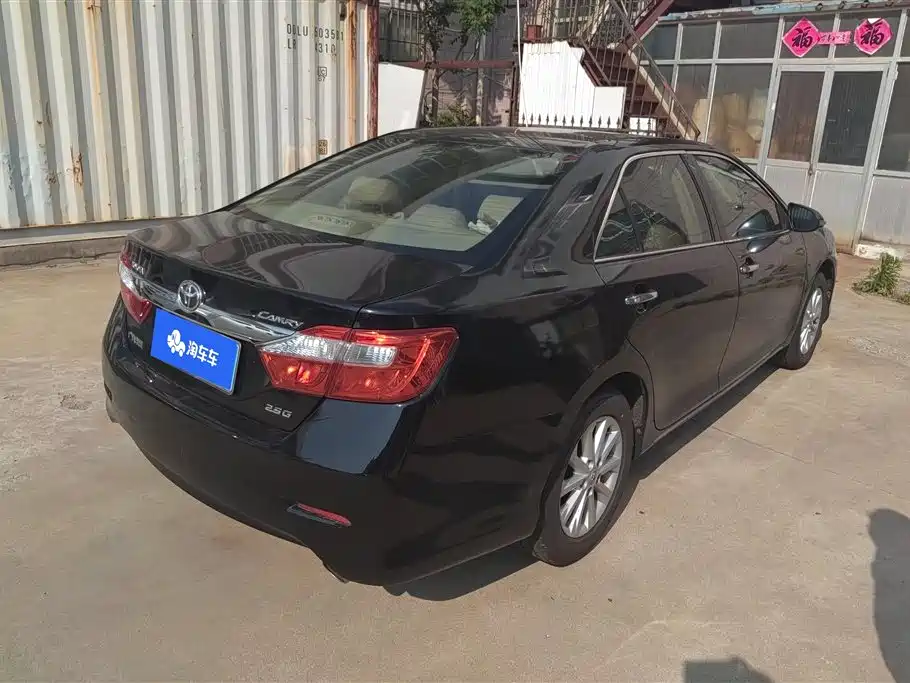 Toyota Camry 2013 — фото 3