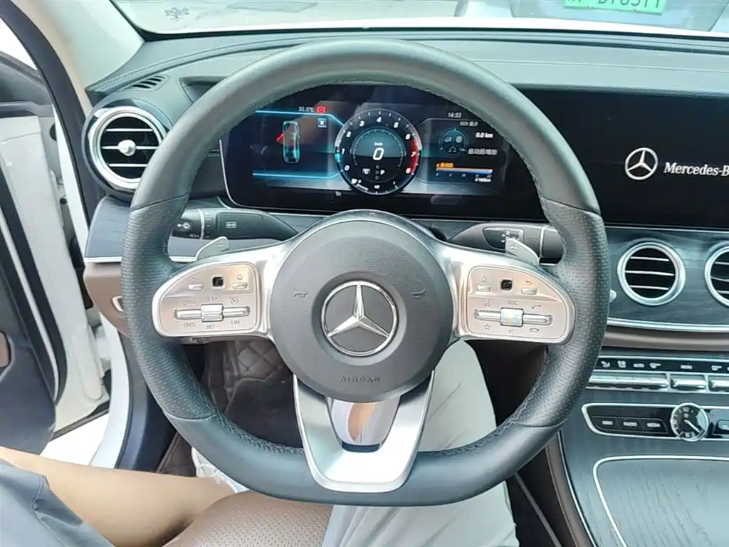 Mercedes-Benz E-Class 2019 — фото 11