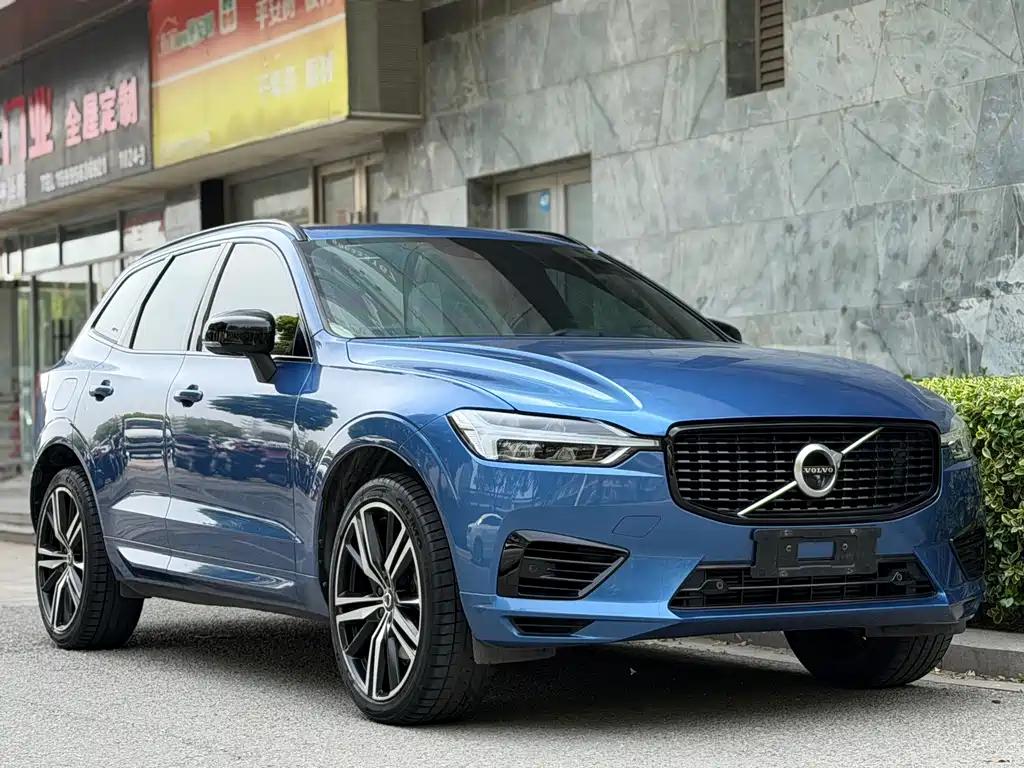 Volvo XC60 Plug-In Hybrid 2020 — фото 3
