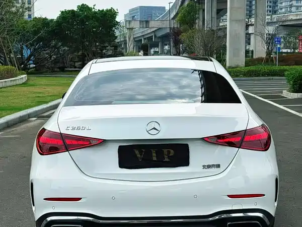 Mercedes-Benz C-Class 2024