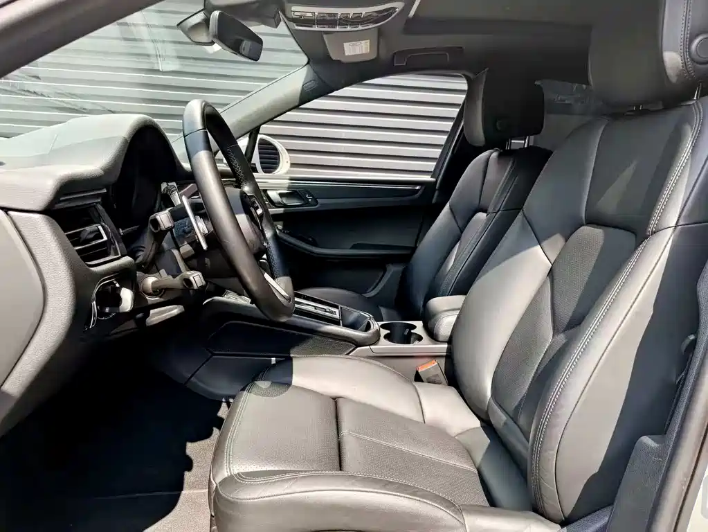 Porsche Macan 2022 — фото 12
