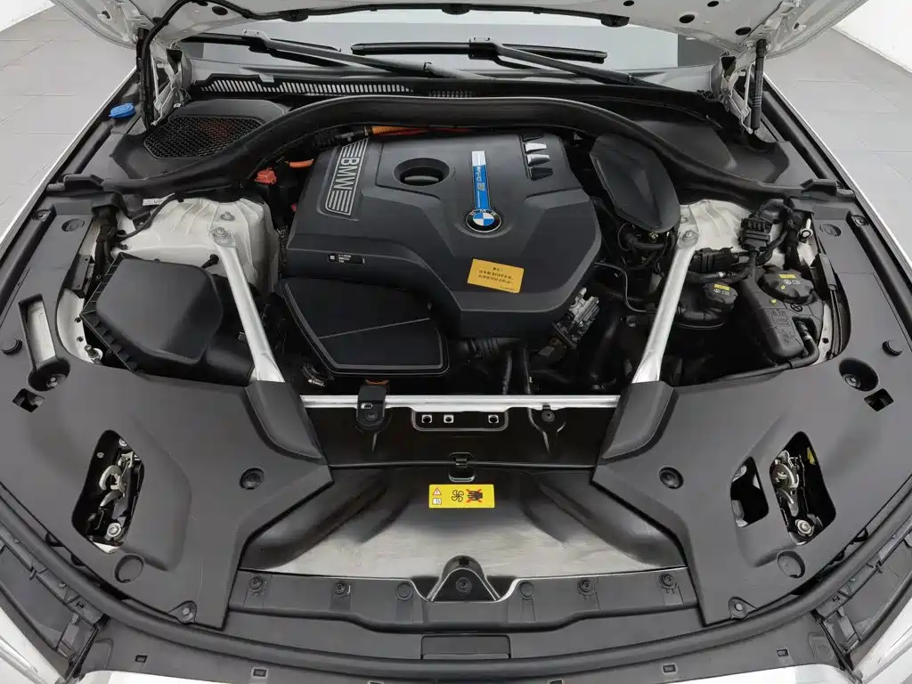 BMW 5 Series New Energy 2020 — фото 6