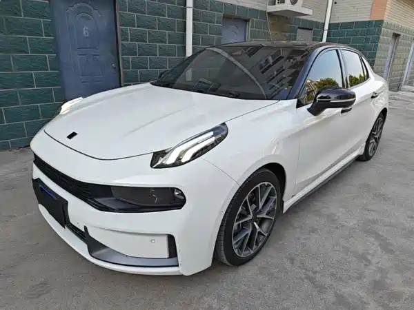 Lynk & Co 03 2022