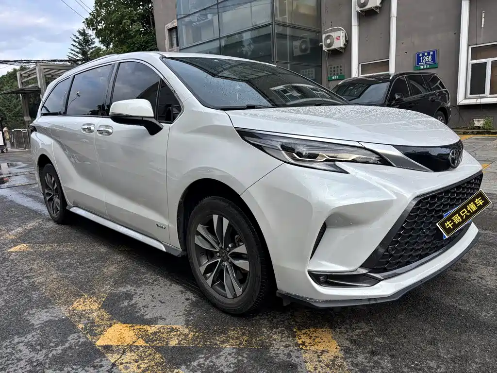 Toyota Granvia 2024