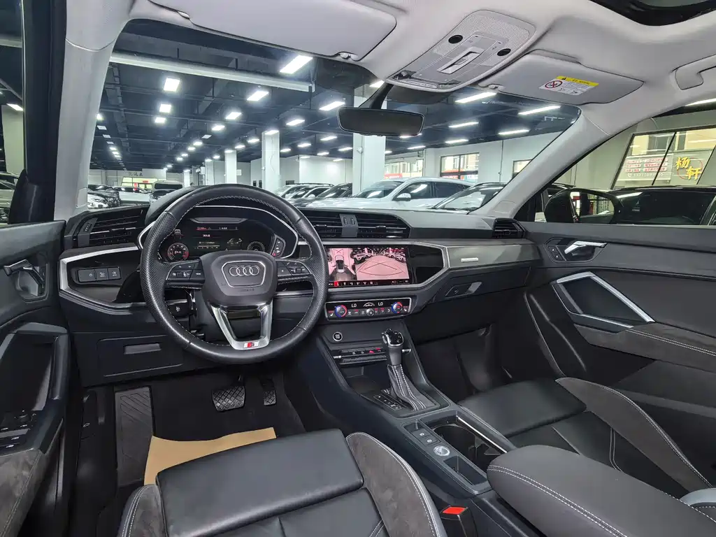Audi Q3 Sportback 2023 — фото 14