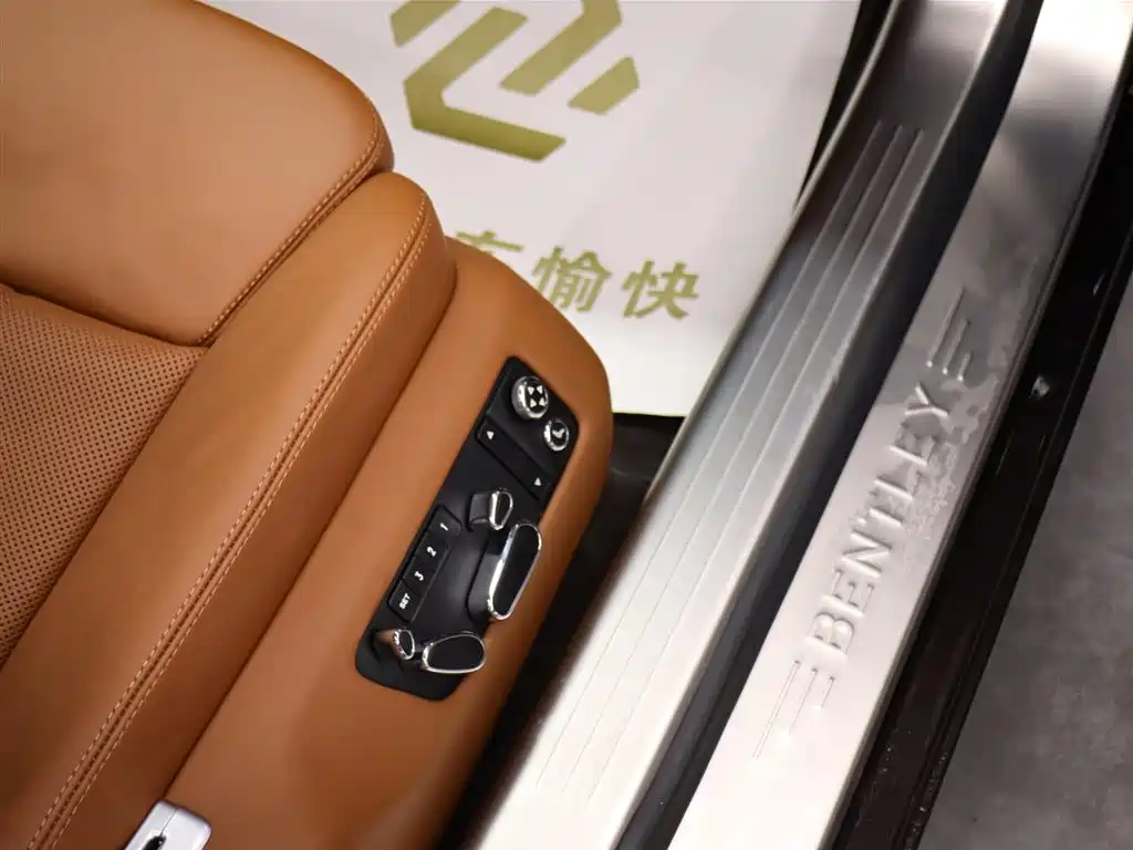 Bentley Flying Spur 2012 — фото 17